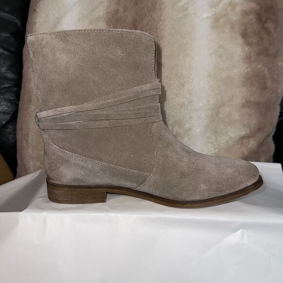 Splendid x Anthro 6 TanโGenuine Leather Suede Tasseled Pull on Ankle Booties - Picture 7 of 14